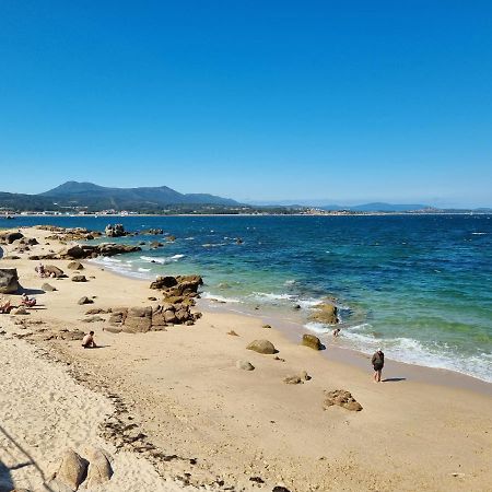 Piso De 3 Habitaciones A 3 Minutos De La Playa. Ribeira Kültér fotó