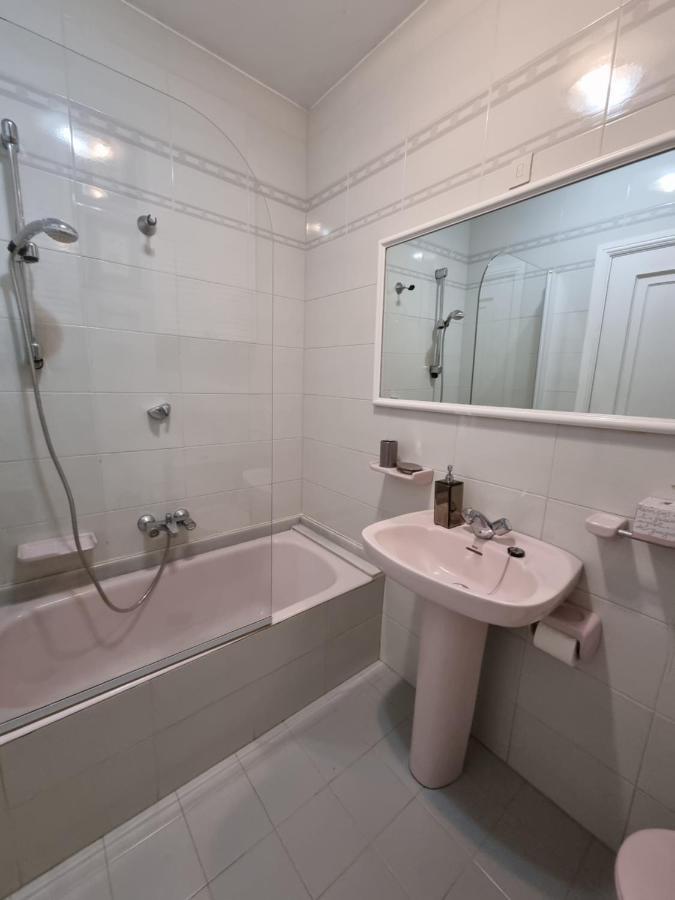 Piso De 3 Habitaciones A 3 Minutos De La Playa. Ribeira Kültér fotó