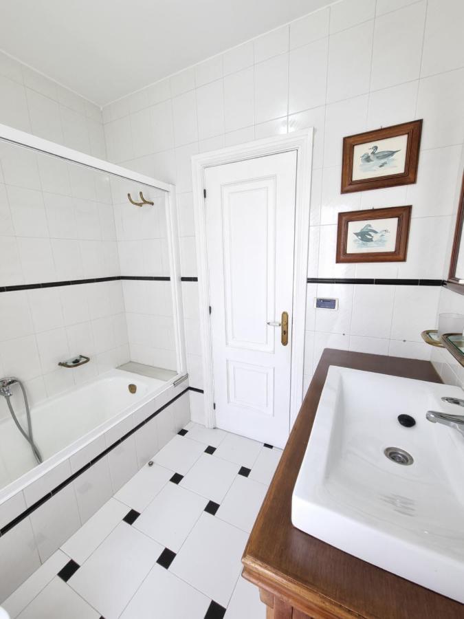 Piso De 3 Habitaciones A 3 Minutos De La Playa. Ribeira Kültér fotó